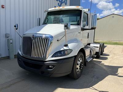 International RH Day Cab Truck - A26 450HP, 12 Speed Automatic