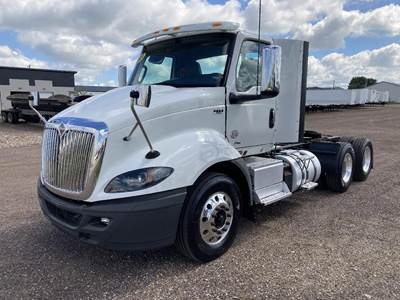 International RH Day Cab Truck - A26 450HP, 12 Speed Automatic