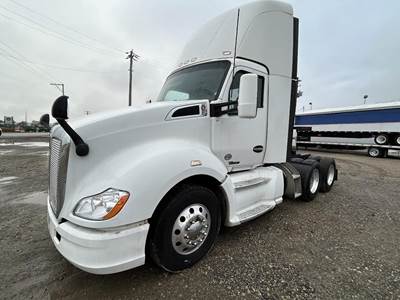 Kenworth T100 Day Cab Truck - Cummins 450HP, 12 Speed Automatic