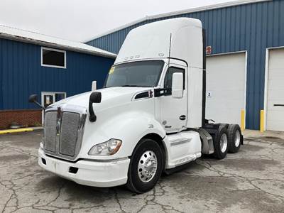 Kenworth T680 Day Cab Truck - Cummins 450HP, 12 Speed Automatic