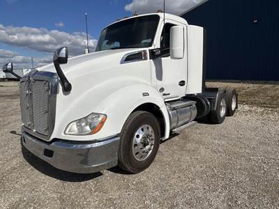 Kenworth T680 Day Cab Truck - Cummins 450HP, 12 Speed Automatic