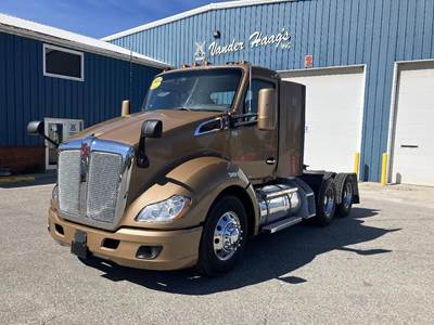 Kenworth T680 Day Cab Truck - Paccar 450HP, 12 Speed Automatic
