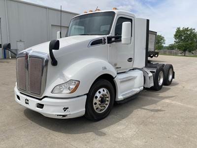 Kenworth T680 Day Cab Truck - Cummins 450HP