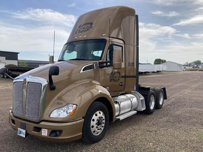 Kenworth T680 Day Cab Truck - Paccar 405HP, 12 Speed Automatic