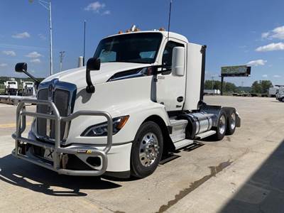 Kenworth T680 Day Cab Truck - Paccar 430HP, 12 Speed Automatic