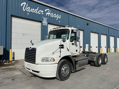Mack Vision CXN613 Day Cab Truck - MP8 430HP, 10 Speed Manual