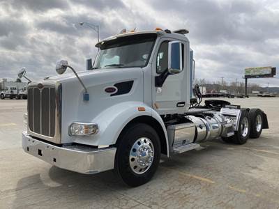 Peterbilt 567 Day Cab Truck - Paccar 510HP, 18 Speed Manual