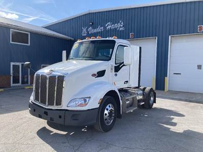 Peterbilt 579 Single Axle Day Cab Truck - Paccar 405HP, 12 Speed Automatic
