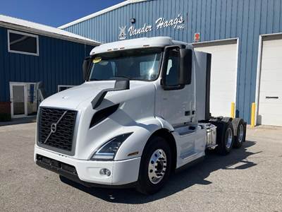 Volvo VNR64T300 Day Cab Truck - D13 375HP, 12 Speed Automatic
