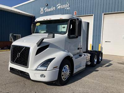 Volvo VNR64T300 Day Cab Truck - D13 375HP, 12 Speed Automatic