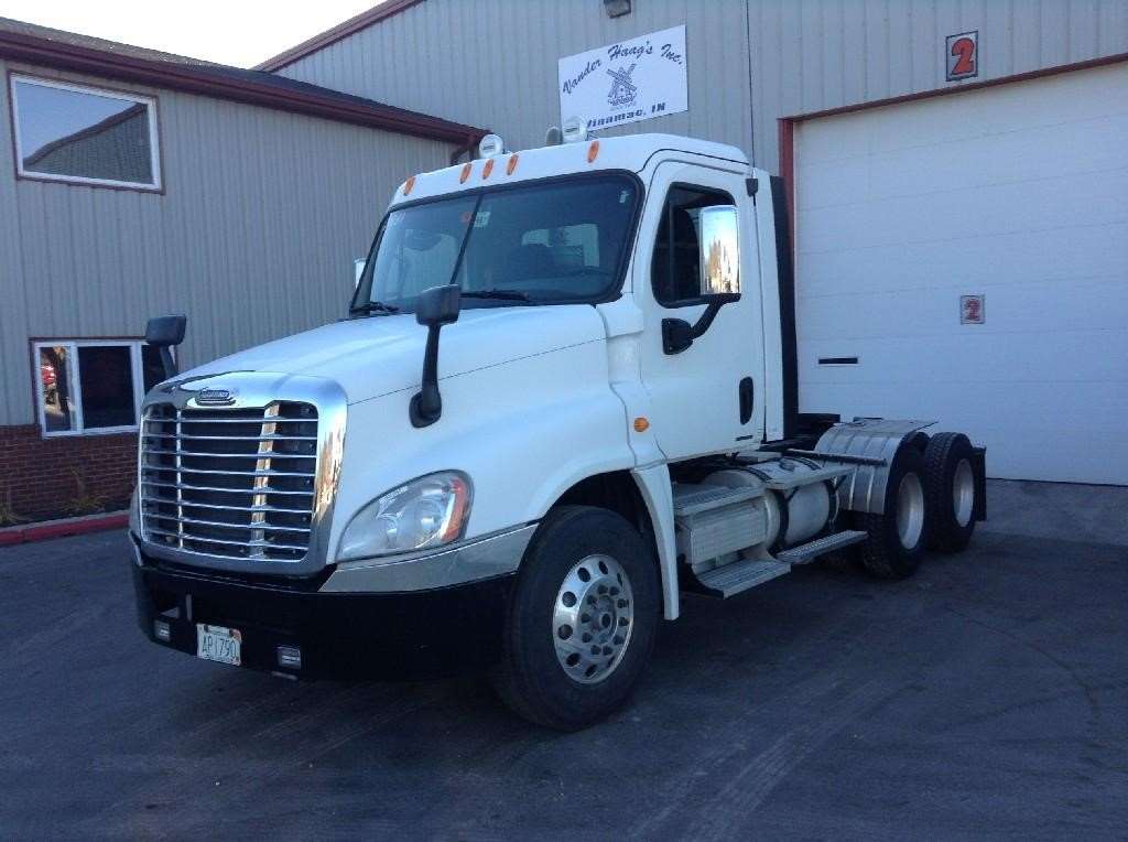 2010 Freightliner CA12564DC CASCADIA Day Cab Truck For Sale, 696,435