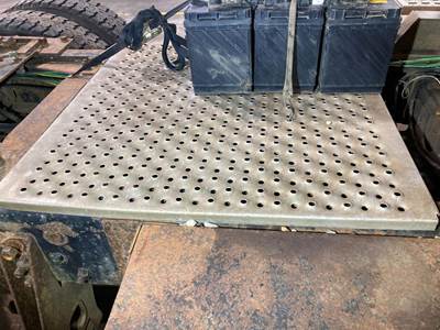 Ford L9513 Deck Plate / Catwalk