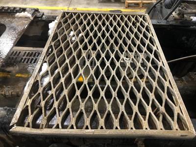 Ford LN8000 Deck Plate / Catwalk