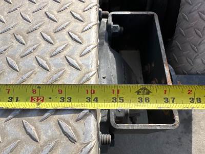 Freightliner 114SD Deck Plate / Catwalk