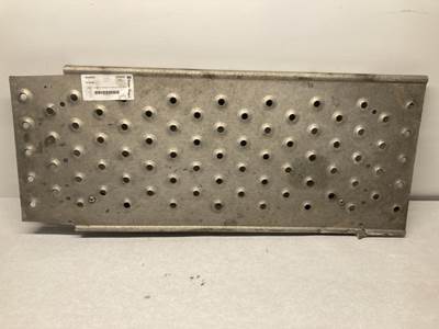 Freightliner Cascadia Deck Plate / Catwalk