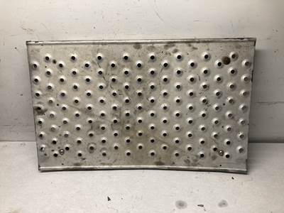 Freightliner Cascadia Deck Plate / Catwalk