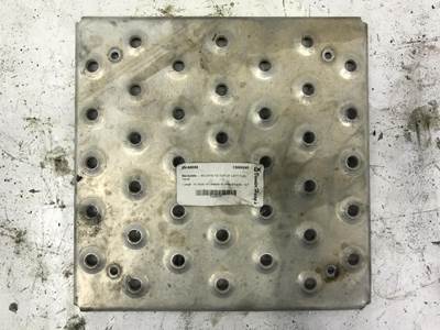 Freightliner Cascadia Deck Plate / Catwalk