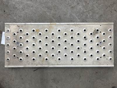 Freightliner Cascadia Deck Plate / Catwalk