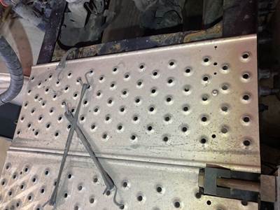 Freightliner Cascadia Deck Plate / Catwalk