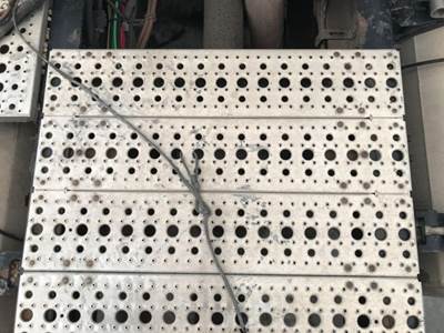 Freightliner Cascadia Deck Plate / Catwalk