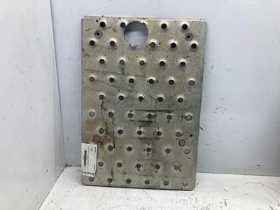 Freightliner Cascadia Deck Plate / Catwalk