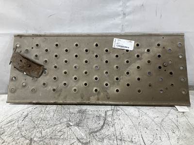 Freightliner Cascadia Deck Plate / Catwalk