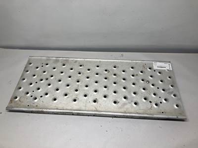 Freightliner Cascadia Deck Plate / Catwalk