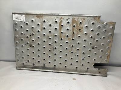 Freightliner Cascadia Deck Plate / Catwalk