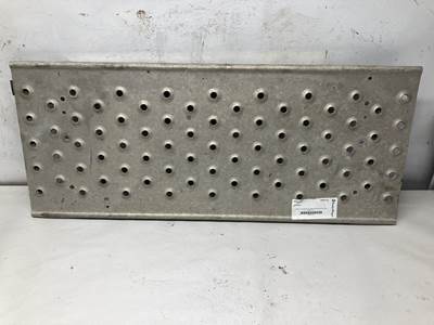 Freightliner Cascadia Deck Plate / Catwalk