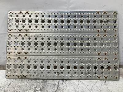 Freightliner Columbia 120 Deck Plate / Catwalk