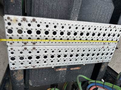 Freightliner Columbia 120 Deck Plate / Catwalk
