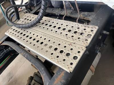 Freightliner M2 106 Deck Plate / Catwalk