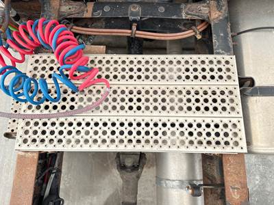 Freightliner M2 106 Deck Plate / Catwalk