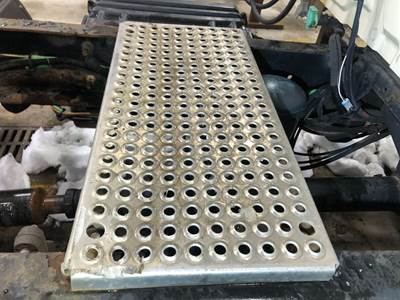 International 4400 Deck Plate / Catwalk