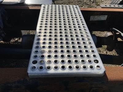 International 4400 Deck Plate / Catwalk