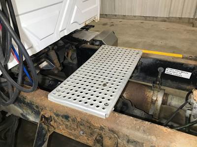 International 4400 Deck Plate / Catwalk