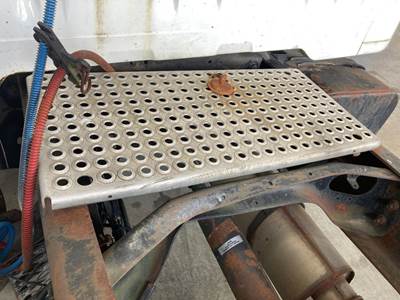 International 4900 Deck Plate / Catwalk