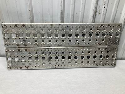 International 8100 Deck Plate / Catwalk