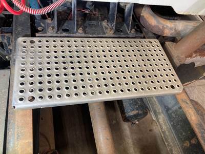 International 8200 Deck Plate / Catwalk