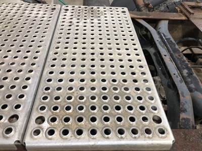 International 8200 Deck Plate / Catwalk