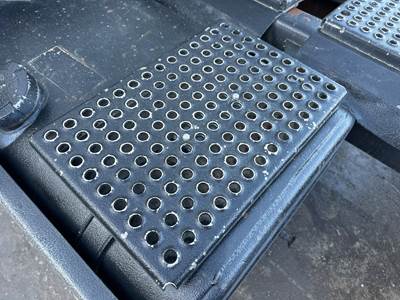 International 8300 Deck Plate / Catwalk