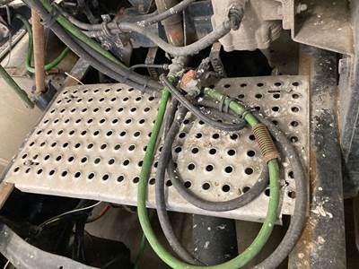 International 8600 Deck Plate / Catwalk