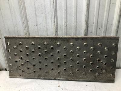 International 8600 Deck Plate / Catwalk