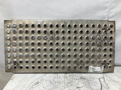 International 8600 Deck Plate / Catwalk