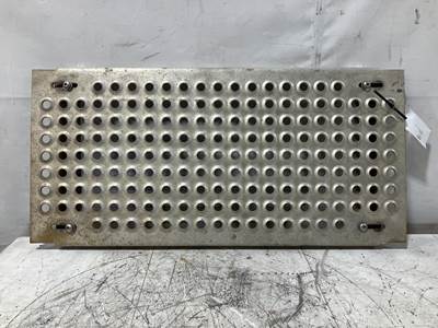 International 8600 Deck Plate / Catwalk