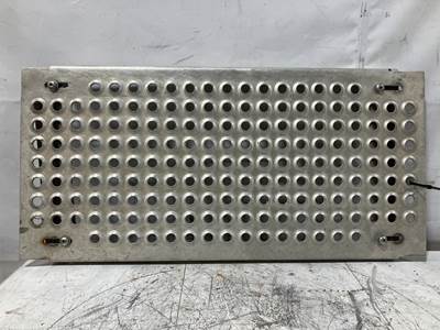 International 8600 Deck Plate / Catwalk