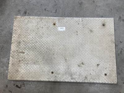 International 9200 Deck Plate / Catwalk