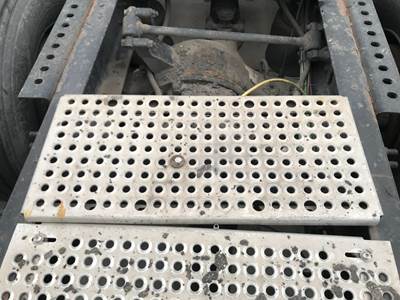 International 9200 Deck Plate / Catwalk