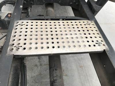 International 9400 Deck Plate / Catwalk