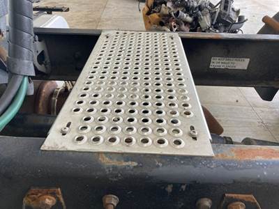 International DuraStar 4400 Deck Plate / Catwalk for a International Durastar (4400)